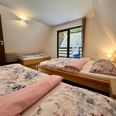 Pri Jazere Banska Bela